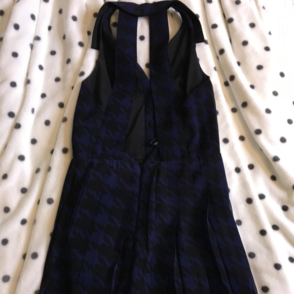 BCBGeneration - Blue Houndstooth Chiffon Pleated Button-Front Mini Dress - Picture 2 of 4